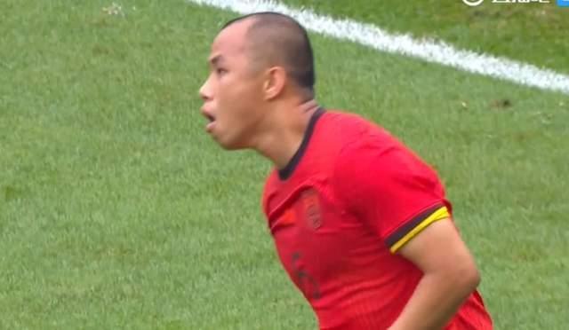 国足东亚杯首球 黄政宇破门助胜中国香港